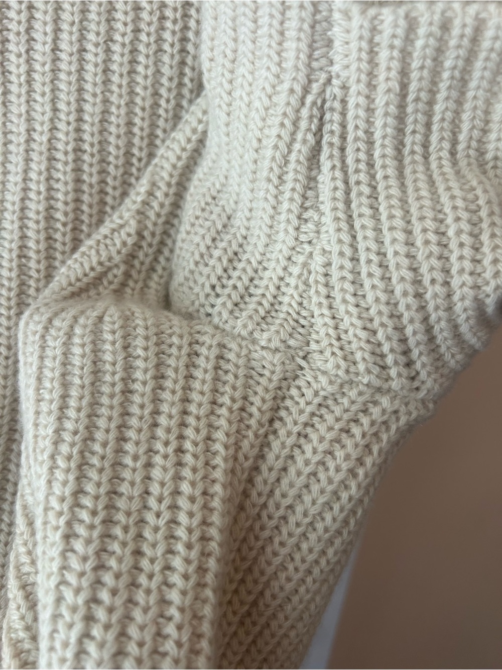 Theory Edalina Short-Sleeve Ribbed Wool/Cashmere Sweater in Oatmeal - Picture 5 of 8